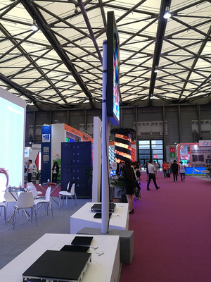 High Definition Super Brightness 4.8mm Outdoor Advertising LED Display Road Pole